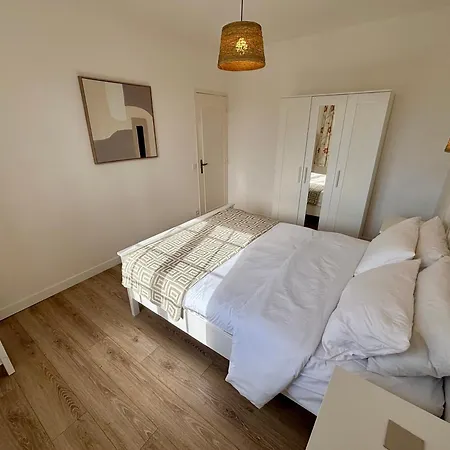 Le Petit Wren - Avec Piscine Et Vue Holiday home